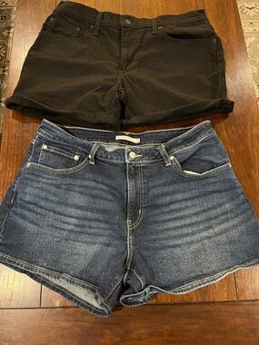 Women's LEVIS Black and Dark Blue Denim Shorts - Versatile Casual Pair